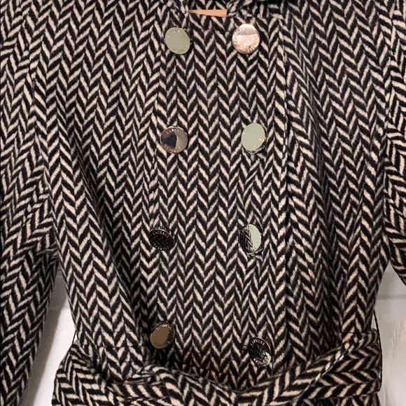 Express black and white coat - Picture 3 of 9